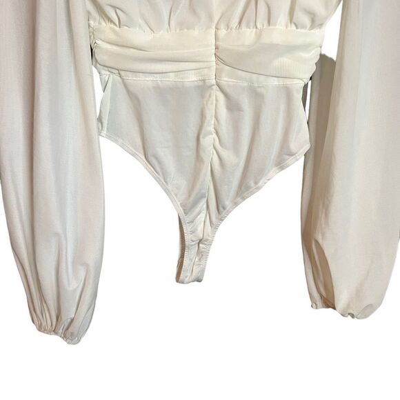 NWT! PrettyLittleThing white me she ruched body suit - Picture 12 of 15